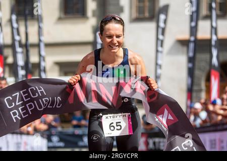 Prachatice, Repubblica Ceca. 12 agosto 2023. Il triatleta francese Solenne Billouin vince nella Xterra Czech 2023, gara di cross triathlon, parte della Xterra World Cup, European Tour, il 12 agosto 2023. Credito: Vaclav Pancer/CTK Photo/Alamy Live News Foto Stock