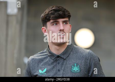 Newcastle sabato 12 agosto 2023. Tino Livramento del Newcastle United durante la partita di Premier League tra Newcastle United e Aston Villa a St. James's Park, Newcastle sabato 12 agosto 2023. (Foto: Michael driver | mi News) crediti: MI News & Sport /Alamy Live News Foto Stock