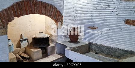 Casa dello scultore Yannoulis Chalepas, Pyrgos, isola di Tinos, Grecia, Europa meridionale Foto Stock