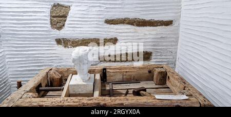 Casa dello scultore Yannoulis Chalepas, Pyrgos, isola di Tinos, Grecia, Europa meridionale Foto Stock