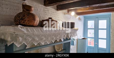 Casa dello scultore Yannoulis Chalepas, Pyrgos, isola di Tinos, Grecia, Europa meridionale Foto Stock