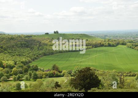 Vista da Coombe Hill in primavera ai margini delle Chiltern Hills. Buckinghamshire, Inghilterra, Regno Unito. Foto Stock