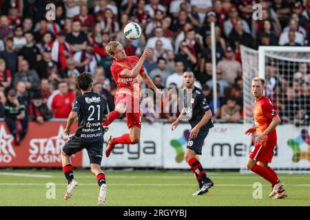 Liegi, Belgio. 12 agosto 2023. Jasper Van Oudenhove di Dender raffigurato in azione durante una partita di calcio tra RFC Liege e Dender EH, sabato 12 agosto 2023 a Liegi, il giorno 1/30 della seconda divisione "Challenger Pro League" del campionato belga del 2023-2024. BELGA PHOTO BRUNO FAHY Credit: Belga News Agency/Alamy Live News Foto Stock