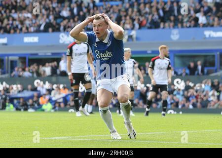 Everton, Regno Unito. 12 agosto 2023. Nathan Patterson di Everton reagisce dopo aver visto il suo colpo salvato. Partita di Premier League, Everton contro Fulham al Goodison Park di Liverpool sabato 12 agosto 2023. Questa immagine può essere utilizzata solo per scopi editoriali. Solo per uso editoriale, licenza necessaria per uso commerciale. Nessun utilizzo in scommesse, giochi o pubblicazioni di un singolo club/campionato/giocatore. foto di Chris Stading/Andrew Orchard fotografia sportiva/Alamy Live news Credit: Andrew Orchard Sports Photography/Alamy Live News Foto Stock