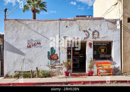 Tucson, Arizona, USA. 27 marzo 2017. El rapido Mexican Food dal 1933. L'edificio è una casa di adobe Presidio degli anni '1880. E' diventata la Cocina di Fanny. (Immagine di credito: © Ian L. Sitren/ZUMA Press Wire) SOLO USO EDITORIALE! Non per USO commerciale! Foto Stock