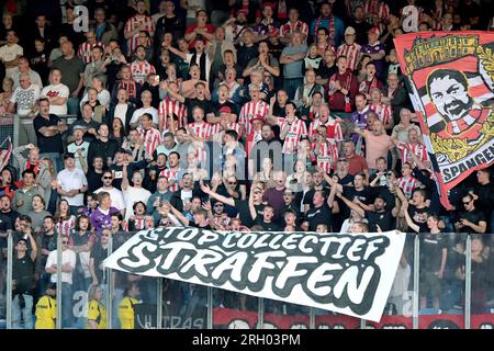 ZWOLLE - tifosi durante la partita di campionato olandese tra PEC Zwolle e Sparta Rotterdam allo stadio MAC3Park il 12 agosto 2023 a Zwolle, Paesi Bassi. ANP GERRIT VAN COLOGNE Foto Stock