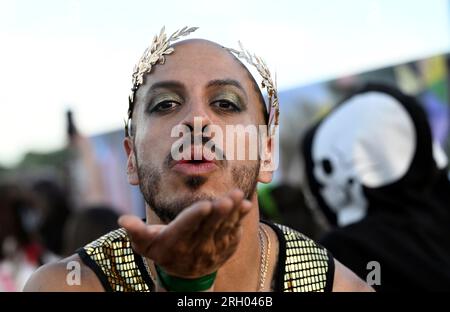 Praga, Repubblica Ceca. 12 agosto 2023. Il festival LGBT Prague Pride culminò con un concerto nella pianura di Letna a Praga, Repubblica Ceca, il 12 agosto 2023. Crediti: Katerina Sulova/CTK Photo/Alamy Live News Foto Stock