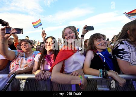 Praga, Repubblica Ceca. 12 agosto 2023. Il festival LGBT Prague Pride culminò con un concerto nella pianura di Letna a Praga, Repubblica Ceca, il 12 agosto 2023. Crediti: Katerina Sulova/CTK Photo/Alamy Live News Foto Stock