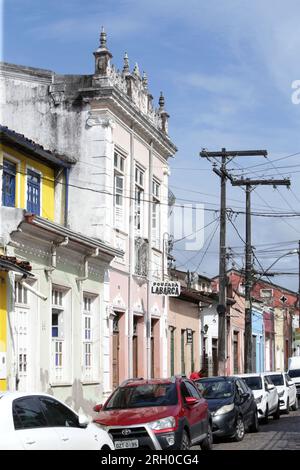 cachoeira, bahia, brasile - 4 novembre 2023: Veduta architettonica delle antiche residenze nella città di Cachoeira, nel concavo di Bahia. Foto Stock