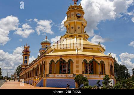 Tay Ninh, Vietnam. 21 agosto 2014. Tempio di Cao dai, sede sacra del Caodaismo a Tay Ninh in Vietnam. Foto Stock