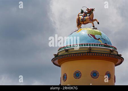 Tay Ninh, Vietnam. 21 agosto 2014. Tempio di Cao dai, sede sacra del Caodaismo a Tay Ninh in Vietnam. Foto Stock