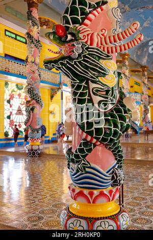 Tay Ninh, Vietnam. 21 agosto 2014. Tempio di Cao dai, sede sacra del Caodaismo a Tay Ninh in Vietnam. Foto Stock