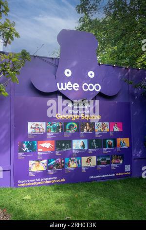 Esterno del Wee Coo, uno dei locali di Underbelly in George Square durante il Festival Fringe di Edimburgo di agosto. Foto Stock