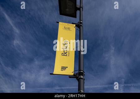 Londra, Regno Unito. 12 agosto 2023. Uno sviluppatore di proprietà e costruttore di case inglesi, lo striscione della Berkeley Group Holdings plc è visibile a Londra. Credito: SOPA Images Limited/Alamy Live News Foto Stock