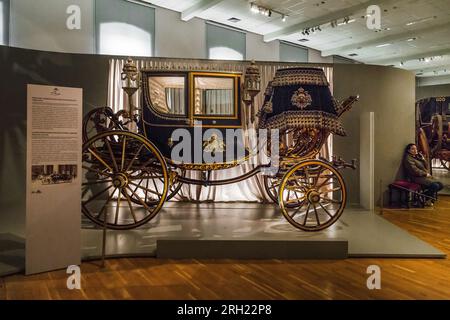 VIENNA, AUSTRIA - 14 MAGGIO 2019: Si tratta di una delle carrozze del XVII secolo esposte al Museo delle carrozze Imperiali. Foto Stock