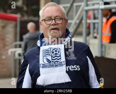 Southend fan durante la partita della National League tra Dagenham e Redbridge contro il Southend United a Victoria Road, Dagenham, il 12 agosto 2023 Foto Stock