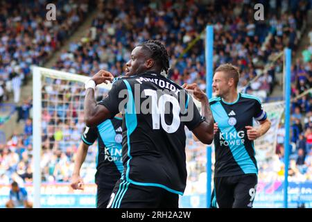 John Smith's Stadium, Huddersfield, Inghilterra - 12 agosto 2023 Stephy Mavididi (10) di Leicester City celebra il suo gol - durante la partita Huddersfield Town contro Leicester City, Sky Bet Championship, 2023/24, John Smith's Stadium, Huddersfield, Inghilterra - 12 agosto 2023 crediti: Mathew Marsden/WhiteRosePhotos/Alamy Live News Foto Stock