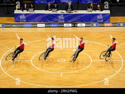 Svizzera durante la finale Open Elite Artistic Cycling-Act4-Indoor Cycling durante il giorno 11 dei Campionati del mondo di ciclismo UCI 2023 presso l'Emirates Arena di Glasgow. Data foto: Domenica 13 agosto 2023. Foto Stock