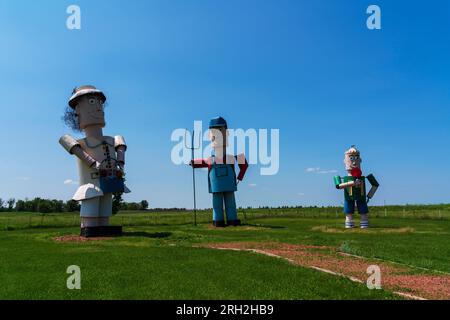 La più grande scultura della famiglia di Tin al mondo sulla Enchanted Highway del North Dakota Foto Stock