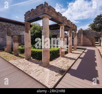 Sito archeologico di Pompei, Campania, Italia. Il peristilio a Villa di Diomede, la Villa di Diomede. Pompei, Ercolano e Torre Annunziata A. Foto Stock