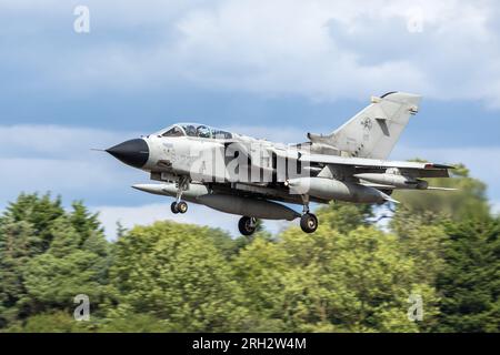 Aeronautica militare Italiana - Panavia Tornado A-200A, in arrivo alla RAF Fairford per il Royal International Air Tattoo 2023. Foto Stock