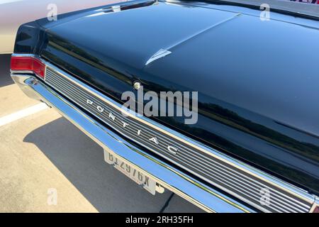 Little Elm, Texas - 11 giugno 2023: Vista posteriore di Pontiac alla mostra automobilistica locale. Foto Stock