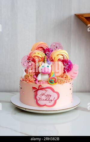 birthday cake - torta di compleanno con meringhe