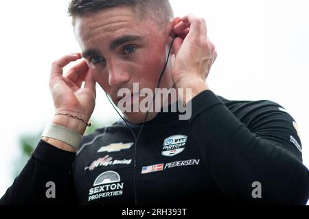 Nashville, Tennessee, Stati Uniti. 4 agosto 2023. BENJAMIN PEDERSEN (R) (55) di Copenaghen, Danimarca si veste sulla pit Road durante una sessione di prove per il Big Machine Music City Grand Prix nelle strade di Nashville, Tennessee. (Immagine di credito: © Colin Mayr Grindstone Media Grou/ASP) SOLO USO EDITORIALE! Non per USO commerciale! Foto Stock