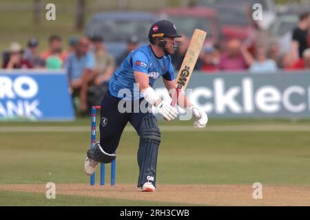 Beckenham, Kent, Regno Unito. 13 agosto 2023. Kent batte Ben Compton mentre Kent affronta il Middlesex nella Metro Bank One Day Cup a Beckenham. Credito: David Rowe/Alamy Live News Foto Stock