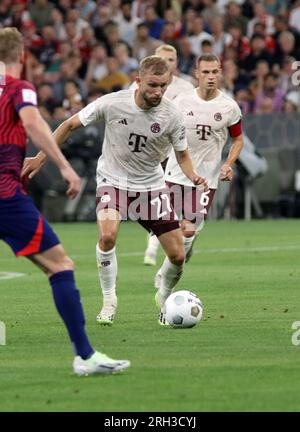 MONACO, Germania. , . 27, Konrad Laimer del Bayern durante la partita di Supercup Football tra il Bayern Muenchen e il RB LEIPZIG all'Allianz Arena di Monaco di Baviera il 12. AUGUSTR 2023, Germania. DFL, Fussball, 0:3 (foto e copyright @ ATP Images/Arthur THILL (THILL Arthur/ATP/SPP) credito: SPP Sport Press Photo. /Alamy Live News Foto Stock