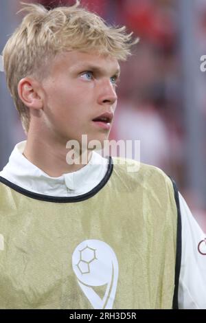 MONACO, Germania. , . 41, Frans Krätzig, Kraetzig durante il riscaldamento per la partita di Supercup Football tra FC Bayern Muenchen e RB LEIPZIG all'Allianz Arena di Monaco il 12. AUGUSTR 2023, Germania. DFL, Fussball, 0:3 (foto e copyright @ ATP Images/Arthur THILL (THILL Arthur/ATP/SPP) credito: SPP Sport Press Photo. /Alamy Live News Foto Stock