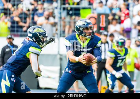 Stoccarda, Germania. 13 agosto 2023. ELF/ Game : Munich Ravens a Stoccarda Surge il 13 agosto. 2023,nello Stadio Gazi , Stoccarda , Germania QB # 4 Reilly Hennessey / Stuttgart Surge Credit: Frank Baumert/Alamy Live News Foto Stock