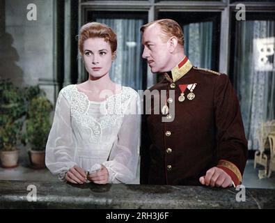 Grace Kelly, Alec Guinness, sul set di The Film, 'The Swan', MGM, 1956 Foto Stock