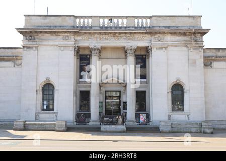 La Ferens Art Gallery, a Kingston upon Hull, il sito e il denaro per la galleria sono stati donati da Thomas Ferens, e ha aperto nel 1927, East Yorkshire, Regno Unito Foto Stock