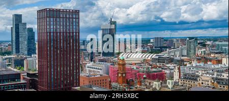 Vista aerea del centro di Manchester e dello skyline, fotografata su oxford Road. Foto Stock