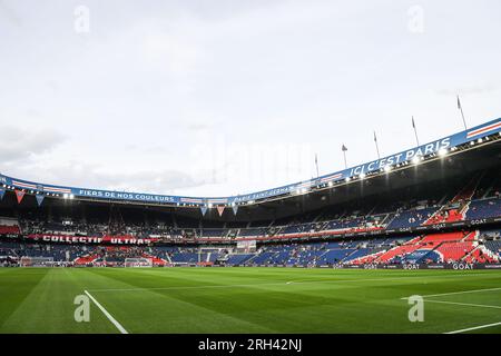 Parigi, Francia. 12 agosto 2023. Vista generale durante la partita di calcio del campionato francese di Ligue 1 tra Paris Saint-Germain e FC Lorient il 12 agosto 2023 allo stadio Parc des Princes di Parigi, Francia - foto Matthieu Mirville/DPPI credito: DPPI Media/Alamy Live News Foto Stock