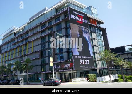 Los Angeles, California, USA 12 agosto 2023 Denzel Washington The Equalizer 3 Billboard at Pury il 12 agosto 2023 a Los Angeles, California, USA. Foto di Barry King/Alamy Stock Photo Foto Stock