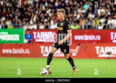 Bucarest, Romania. 10 agosto 2023. Jeppe Tverskov (6) dell'FC Nordsjaelland visto durante la partita di qualificazione della UEFA Conference League tra FCSB e FC Nordsjaelland allo Stadionul Steaua di Bucarest. (Foto: Gonzales Photo - Dejan Obretkovic). Foto Stock