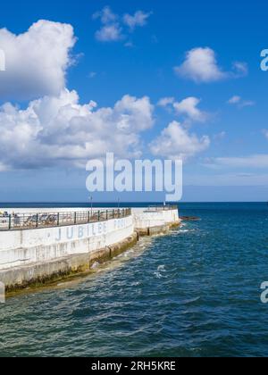 Jubilee Pool Penzance, piscina con acqua salata, Lido all'aperto, Penzance, Cornovaglia, Inghilterra, Regno Unito, Regno Unito. Foto Stock