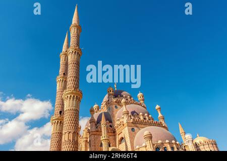 Bella moschea al Mustafa nella città vecchia di Sharm El Sheikh in Egitto. Foto Stock