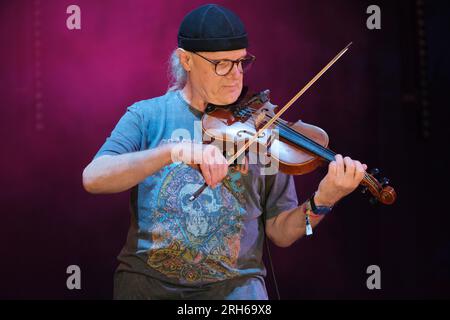 Ric Sanders si esibisce al Fairports Cropredy Convention. 10 agosto 2023 Foto Stock