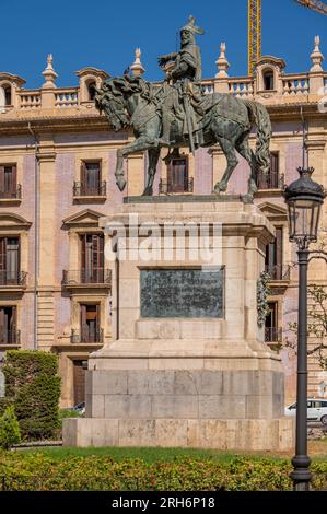 Valencia, Spagna - 25 luglio 2023: Monumento a Re Jaume a Valencia, Spagna. Foto Stock