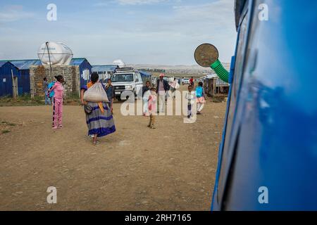 Abiy Adi, Tigray, Etiopia. 15 maggio 2023. Vista generale dell'IDP Center 70K all'esterno di Mekelle. L’Etiopia settentrionale sta ancora soffrendo degli effetti della guerra del 2020, ora in pausa. Più di 800.000 donne e bambini hanno bisogno di aiuto, ma le principali organizzazioni umanitarie hanno fermato le spedizioni di cibo a causa di sospetti di furto. (Immagine di credito: © Edgar GutiÃˆRrez/SOPA Images via ZUMA Press Wire) SOLO USO EDITORIALE! Non per USO commerciale! Foto Stock