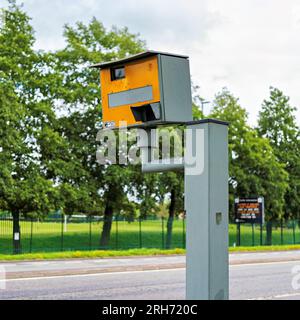 Manchester UK 13 ago 2023 autovelox sul lato della strada per catturare gli automobilisti che viaggiano oltre il limite di velocità Foto Stock