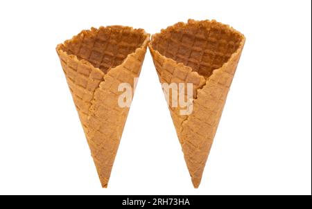 coni waffle isolati su sfondo bianco Foto Stock