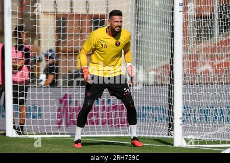 Benoit Costil degli Stati Uniti Salernitana guarda durante il match di Coppa Italia tra US Salernitana e calcio allo Stadio Arechi il 13 agosto 2023 a Salerno. Foto Stock