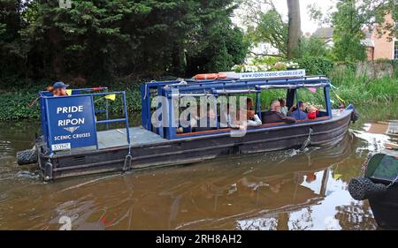 Il Pride of Ripon narrowboat, Ripon Scenic Cruises, Canal Basin, Canal Wharf, Ripon, North Yorkshire, Inghilterra, Regno Unito, HG4 1AQ Foto Stock