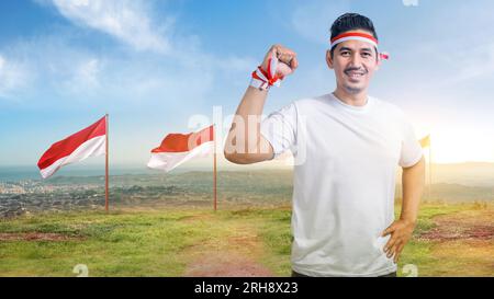 Gli uomini indonesiani celebrano la giornata dell'indipendenza indonesiana il 17 agosto. Giornata dell'indipendenza indonesiana Foto Stock