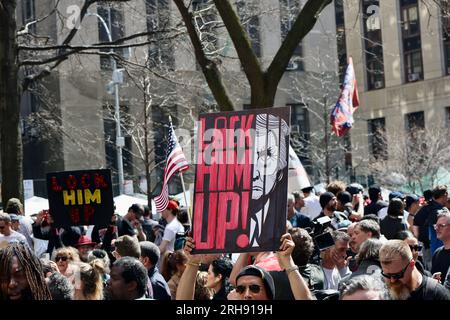 Dimostrazione anti-Trump NYC 4/4/23 #1 Foto Stock