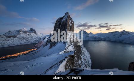 Serata invernale sul monte Segla sull'isola di Senja in Norvegia Foto Stock